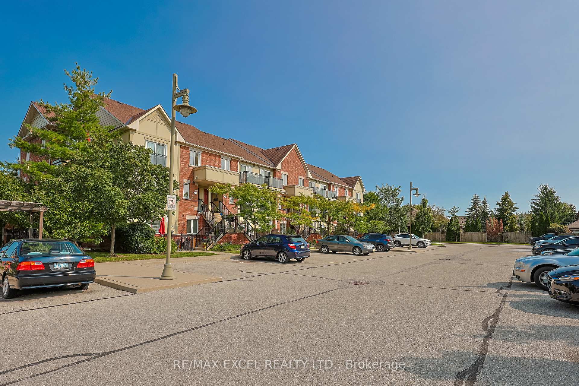 Photo 2 of Unit 4, 150 Chancery Road, Markham, Greensborough — HOMEH