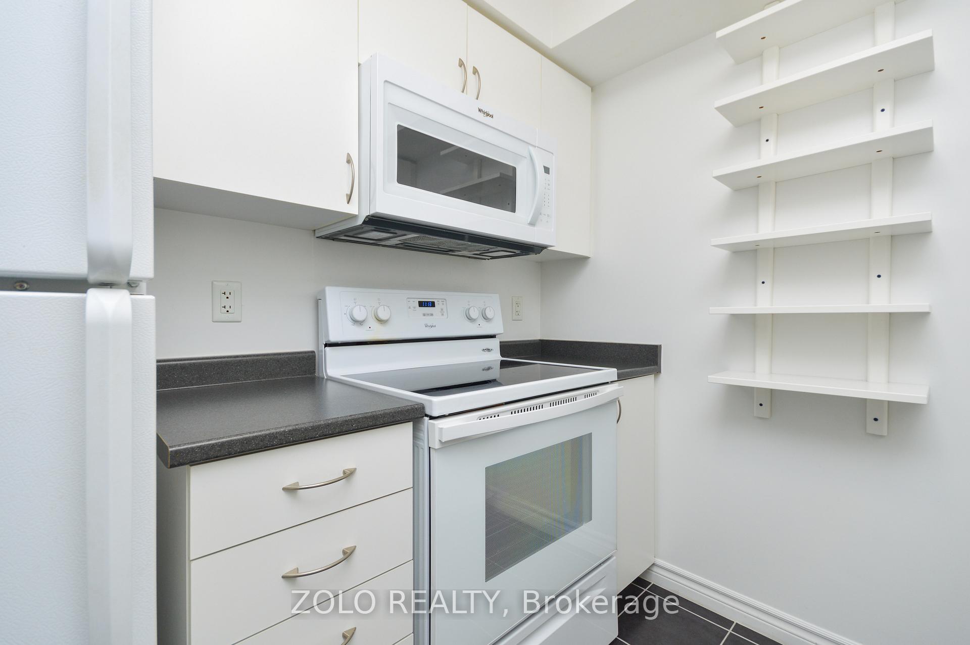 Photo 10 of Unit 811, 35 Saranac Boulevard, Toronto, Englemount-Lawrence — HOMEH