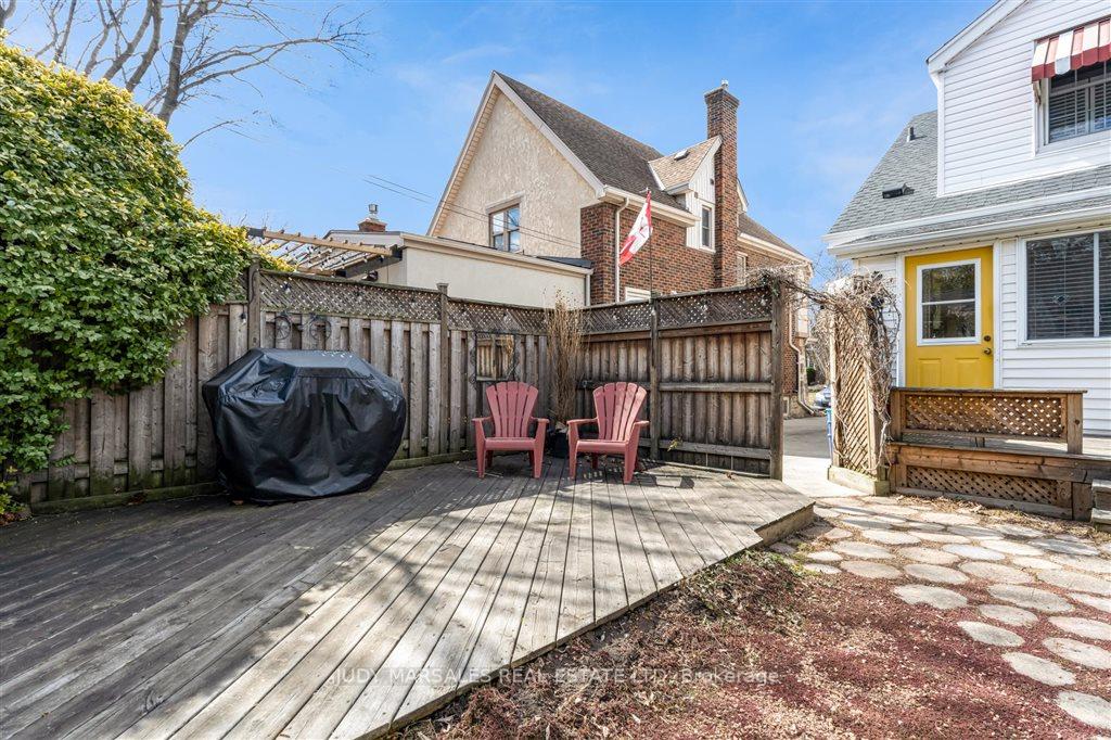 Photo 5 of 93 Edgemont Street S, Hamilton, Delta — HOMEH