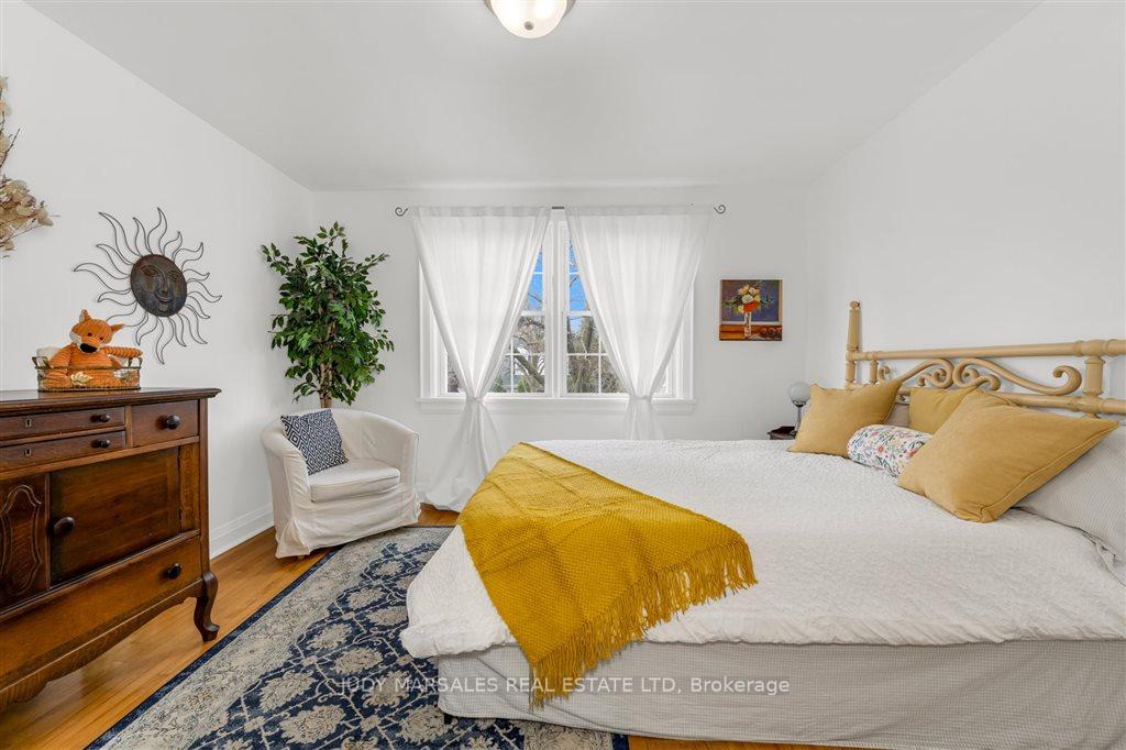 Photo 10 of 93 Edgemont Street S, Hamilton, Delta — HOMEH