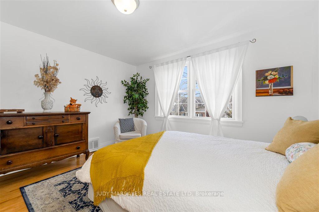 Photo 11 of 93 Edgemont Street S, Hamilton, Delta — HOMEH