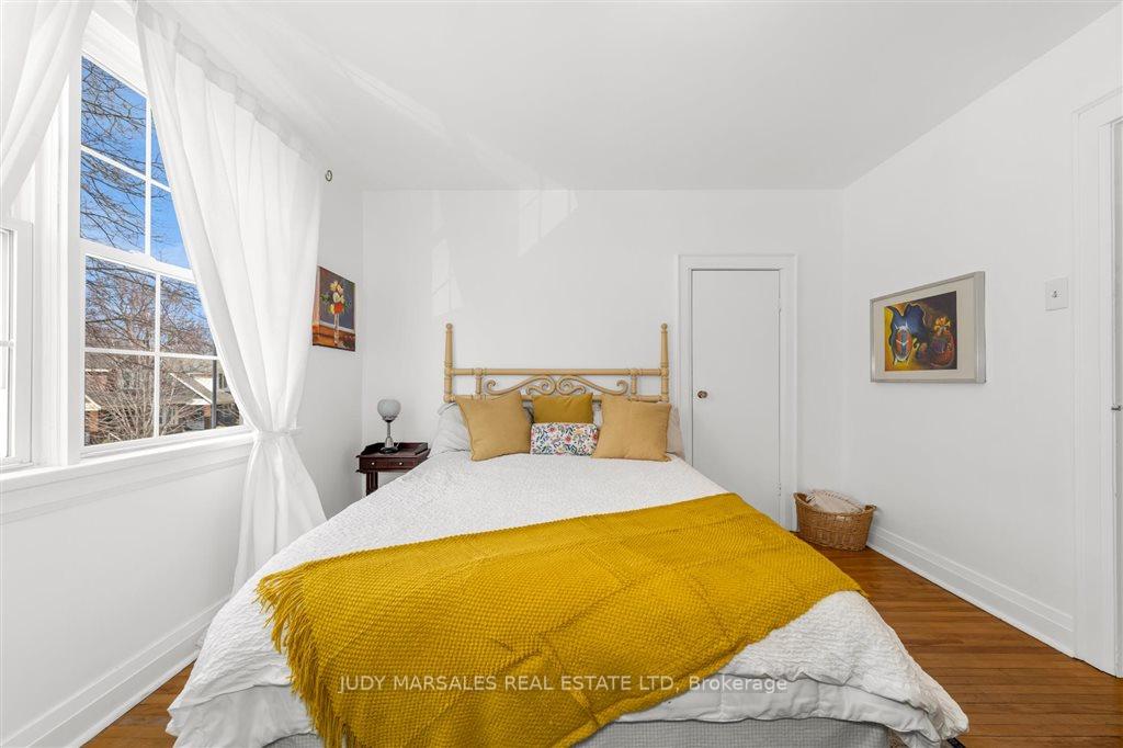 Photo 12 of 93 Edgemont Street S, Hamilton, Delta — HOMEH