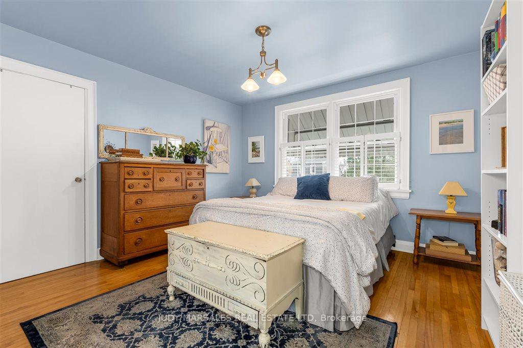Photo 15 of 93 Edgemont Street S, Hamilton, Delta — HOMEH