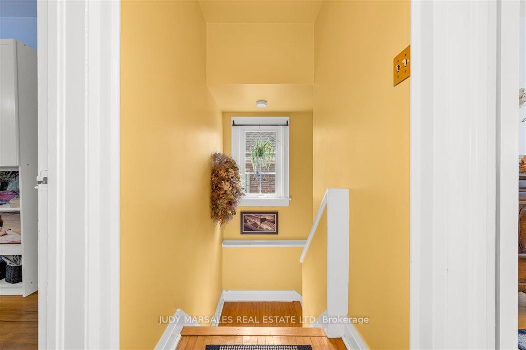 Photo 18 of 93 Edgemont Street S, Hamilton, Delta — HOMEH