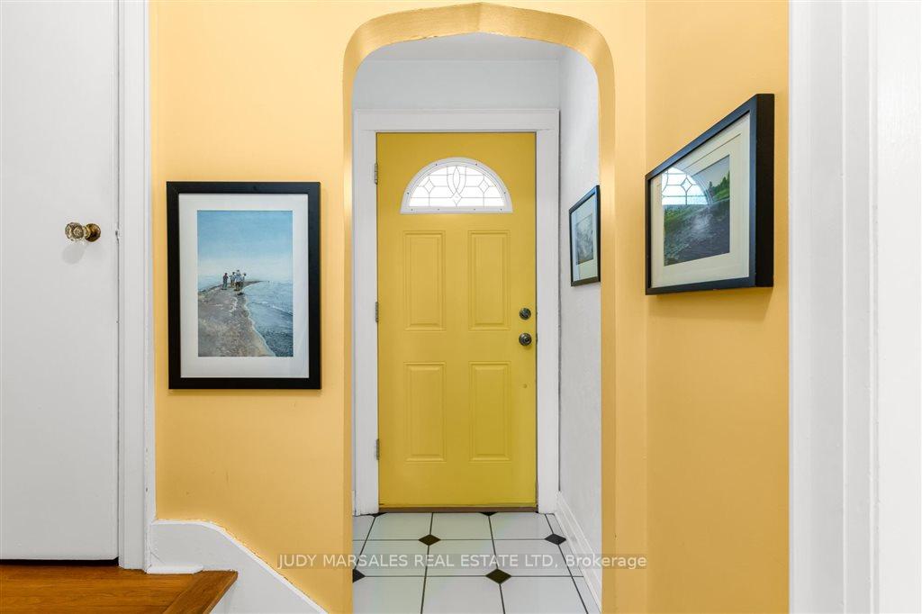 Photo 23 of 93 Edgemont Street S, Hamilton, Delta — HOMEH