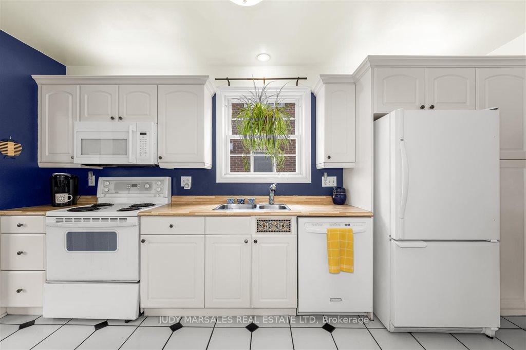 Photo 26 of 93 Edgemont Street S, Hamilton, Delta — HOMEH
