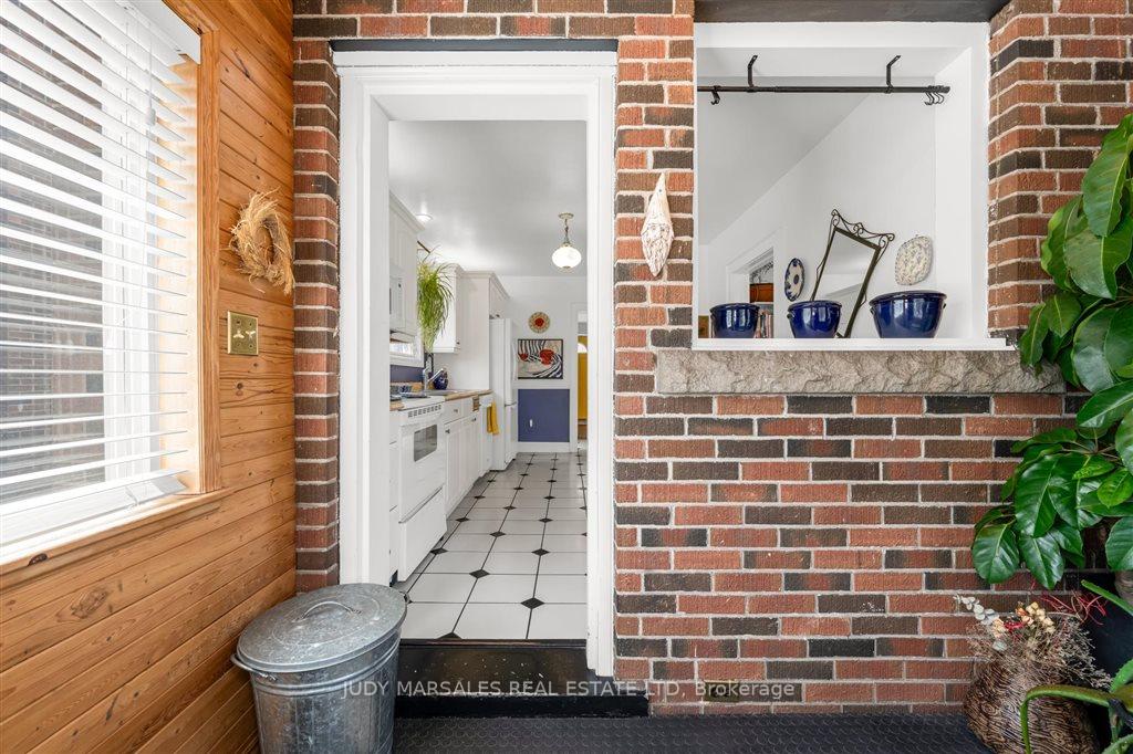 Photo 30 of 93 Edgemont Street S, Hamilton, Delta — HOMEH