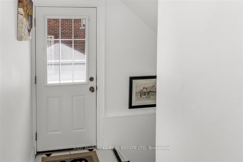 Photo 31 of 93 Edgemont Street S, Hamilton, Delta — HOMEH