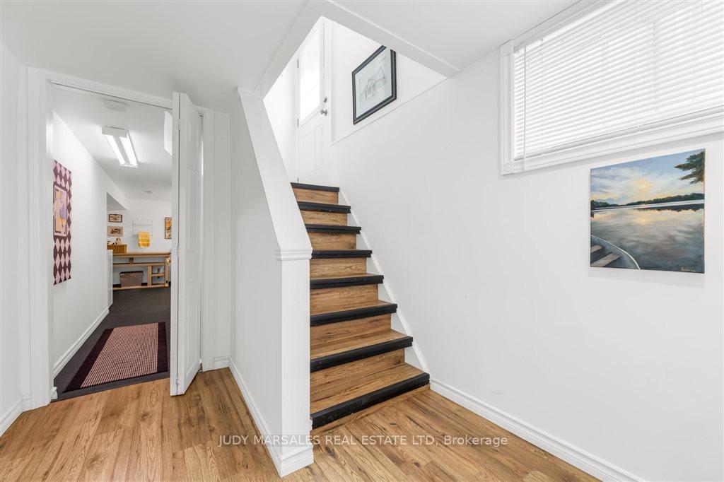 Photo 33 of 93 Edgemont Street S, Hamilton, Delta — HOMEH