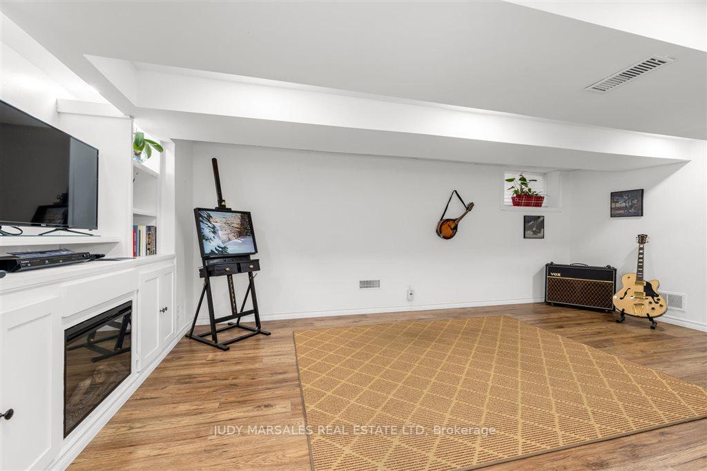 Photo 34 of 93 Edgemont Street S, Hamilton, Delta — HOMEH