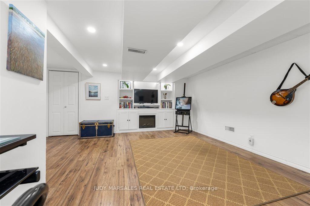 Photo 35 of 93 Edgemont Street S, Hamilton, Delta — HOMEH