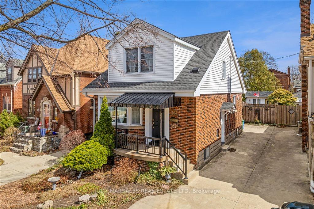 Photo 38 of 93 Edgemont Street S, Hamilton, Delta — HOMEH