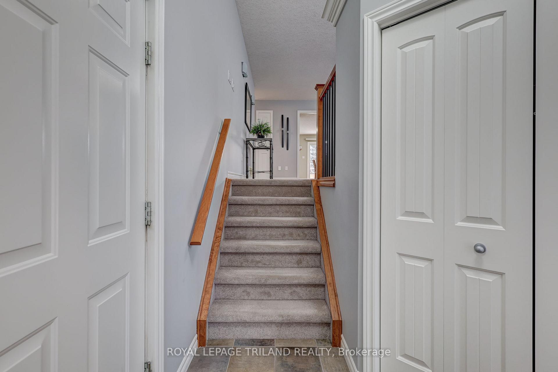 Photo 5 of 60 Penhale Avenue, St. Thomas — HOMEH