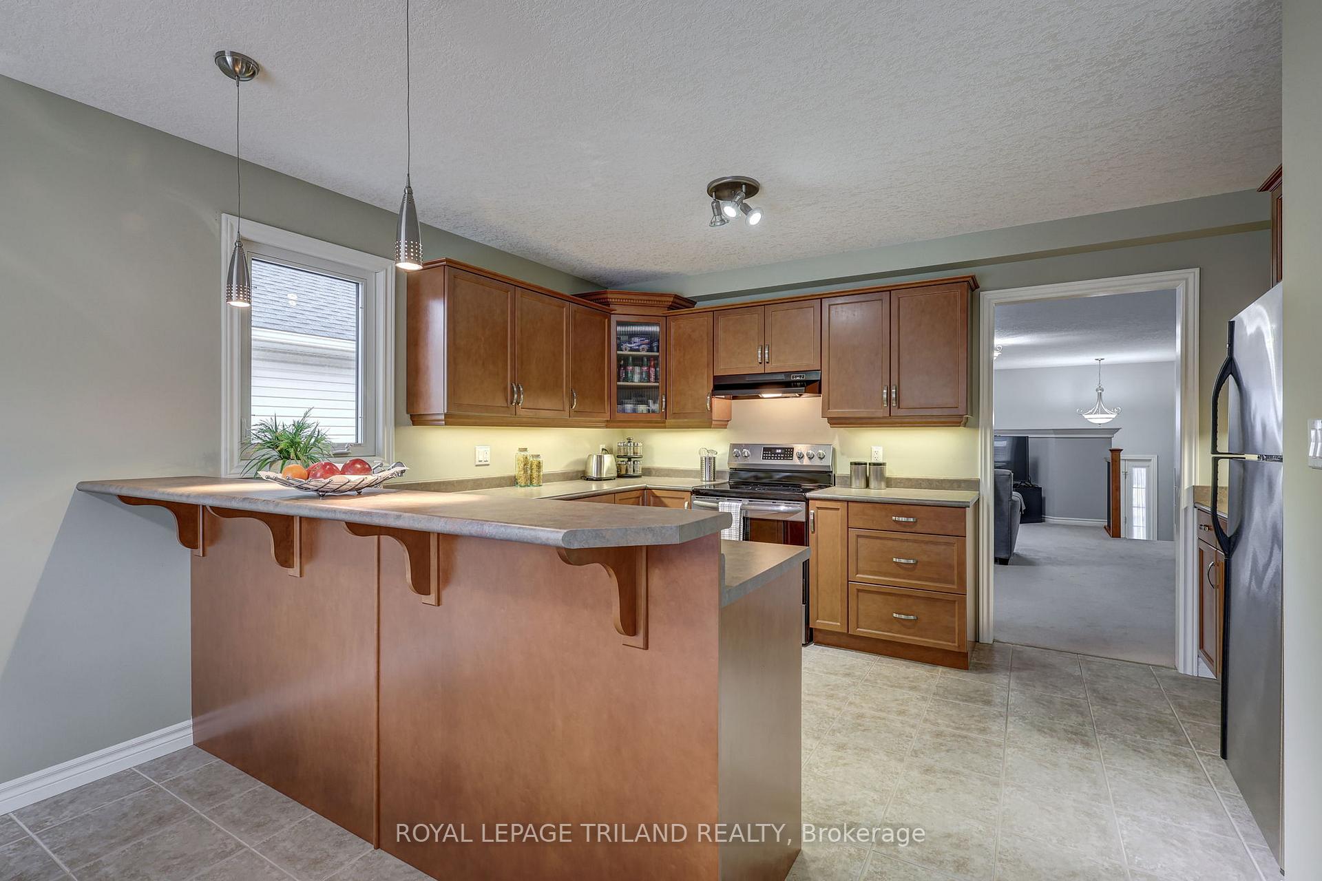 Photo 13 of 60 Penhale Avenue, St. Thomas — HOMEH