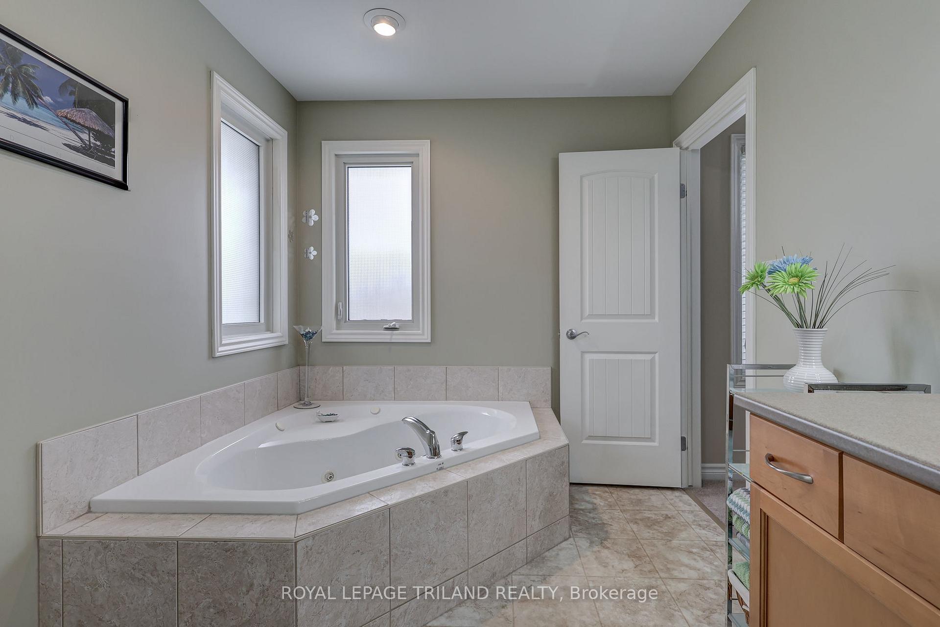 Photo 22 of 60 Penhale Avenue, St. Thomas — HOMEH