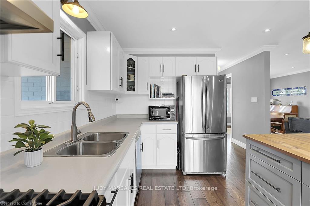Photo 11 of 24 Linington Trail, Hamilton, Dundas — HOMEH