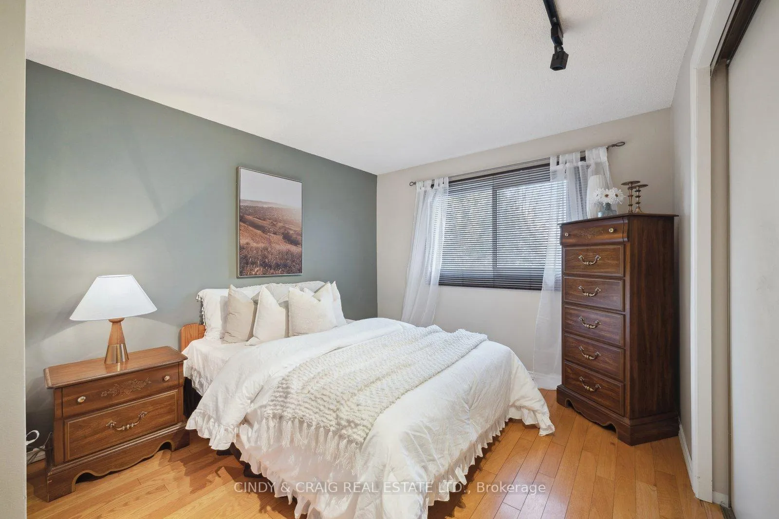 Photo 10 of 840 Charisma Crescent, Oshawa, McLaughlin — HOMEH
