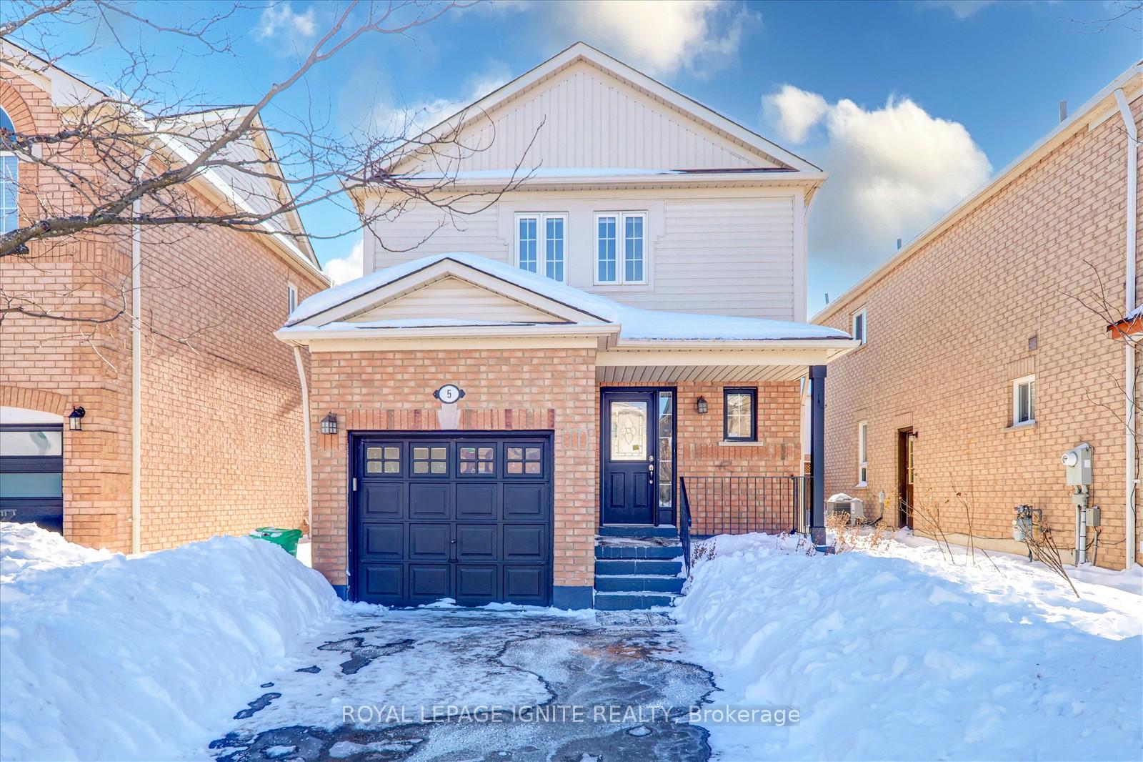 Photo 1 of 5 Weatherell Drive, Brampton, Fletcher's Meadow — HOMEH