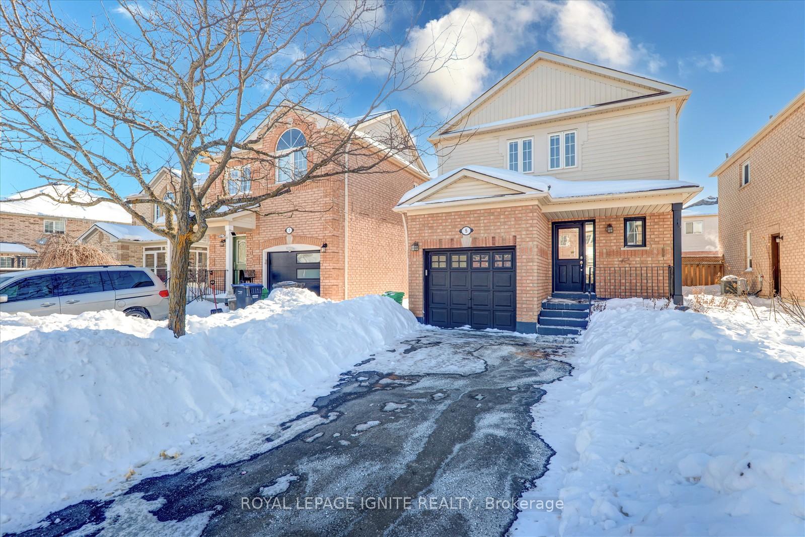 Photo 4 of 5 Weatherell Drive, Brampton, Fletcher's Meadow — HOMEH