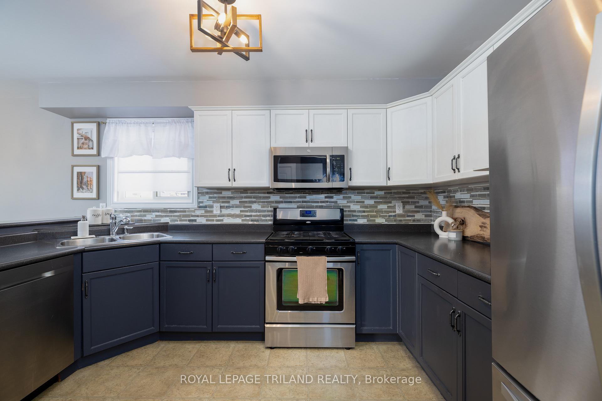 Photo 14 of 545 Highview Drive, St. Thomas — HOMEH
