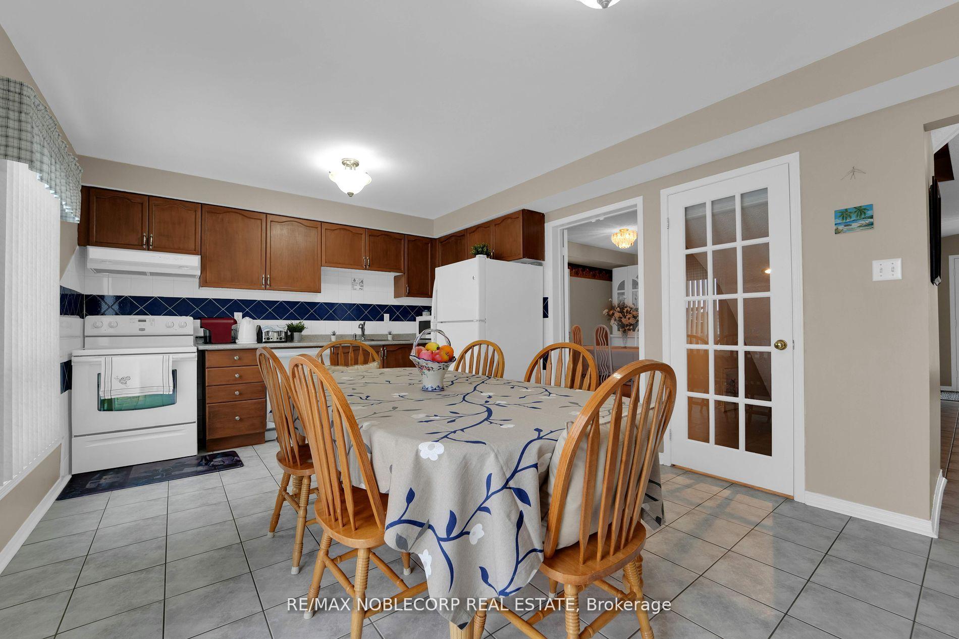 Photo 9 of 75 Red Maple Drive, Brampton, Brampton West — HOMEH