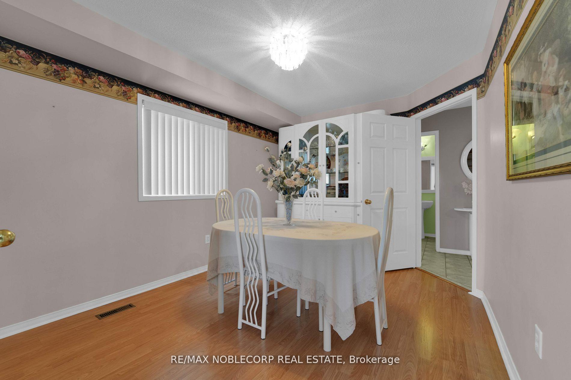 Photo 11 of 75 Red Maple Drive, Brampton, Brampton West — HOMEH