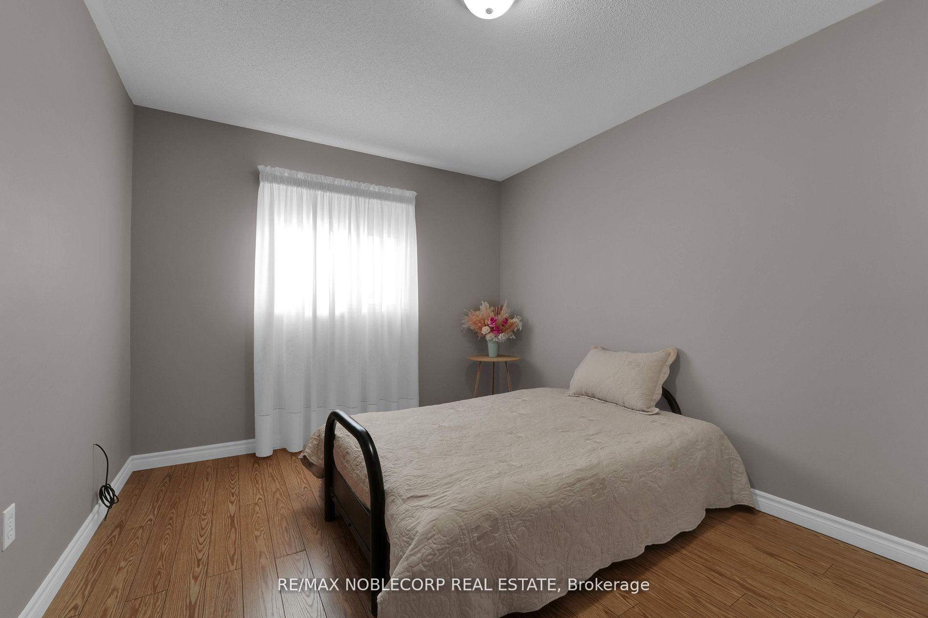 Photo 25 of 75 Red Maple Drive, Brampton, Brampton West — HOMEH