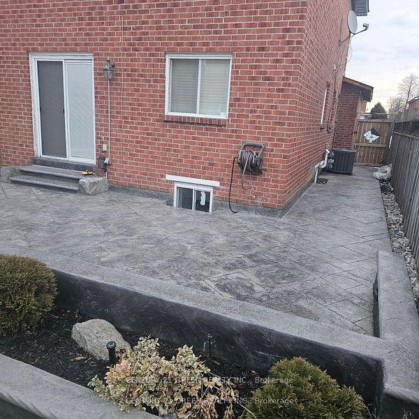 Photo 23 of 76 Metzak Drive, Brampton, Heart Lake West — HOMEH