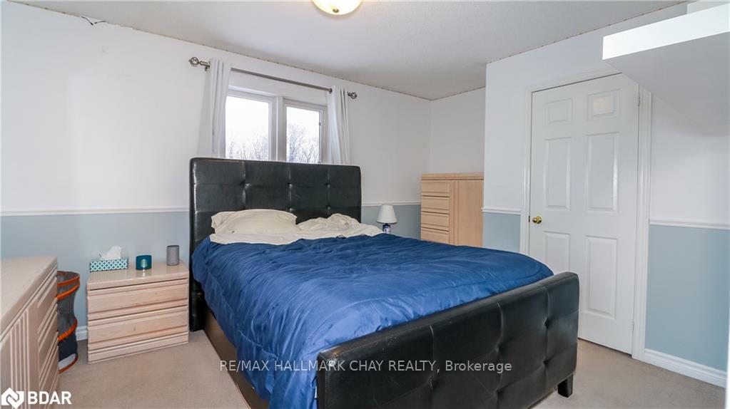 Photo 16 of 33 Pinecliff Crescent, Barrie, Ardagh — HOMEH