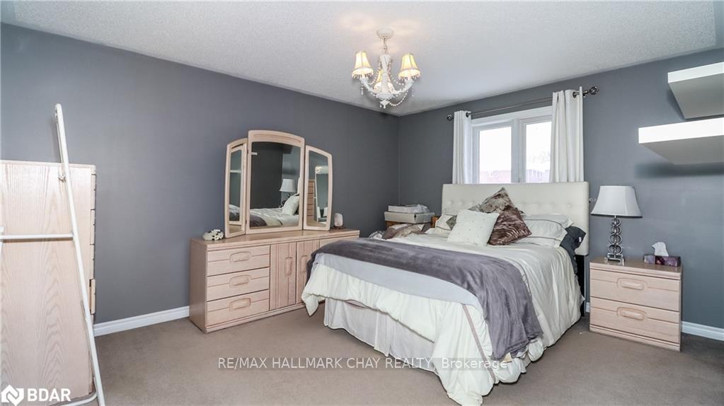 Photo 18 of 33 Pinecliff Crescent, Barrie, Ardagh — HOMEH