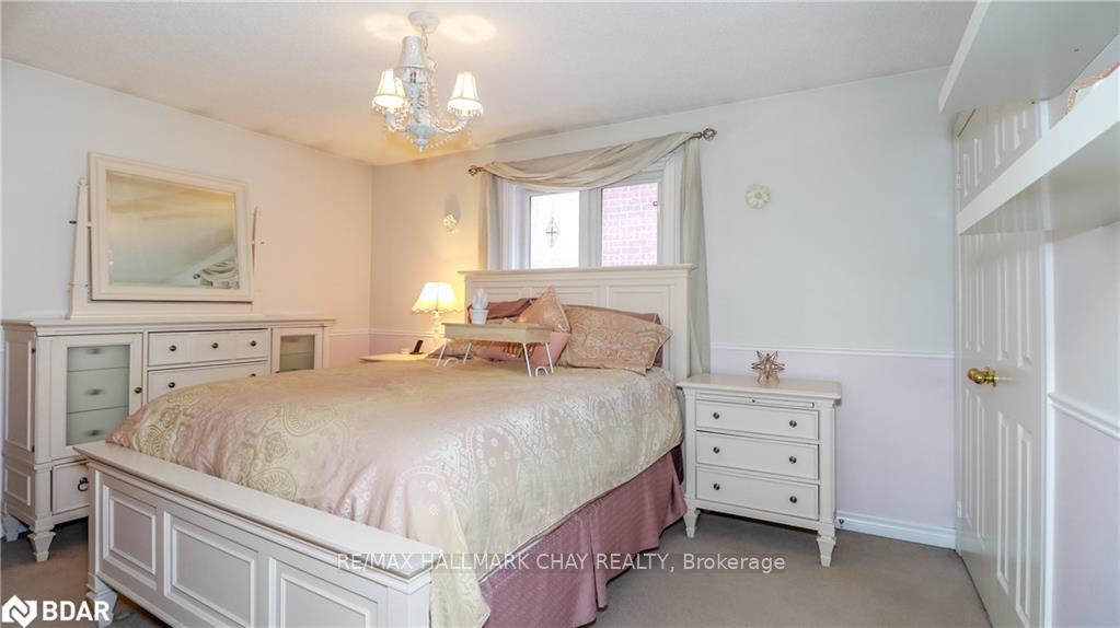 Photo 20 of 33 Pinecliff Crescent, Barrie, Ardagh — HOMEH