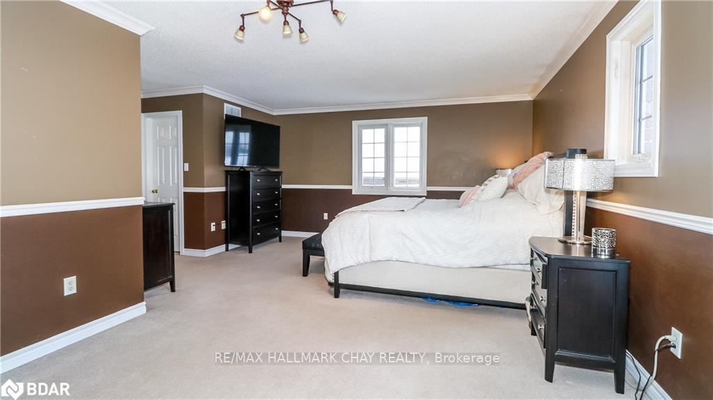 Photo 24 of 33 Pinecliff Crescent, Barrie, Ardagh — HOMEH