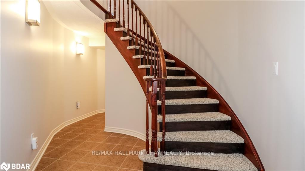 Photo 29 of 33 Pinecliff Crescent, Barrie, Ardagh — HOMEH