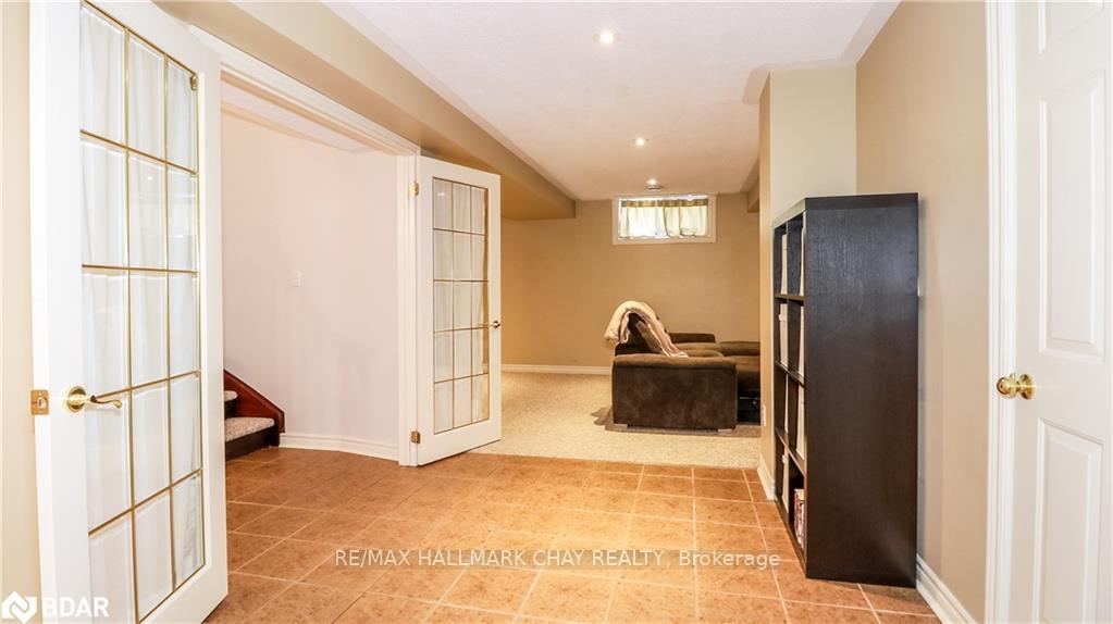 Photo 30 of 33 Pinecliff Crescent, Barrie, Ardagh — HOMEH