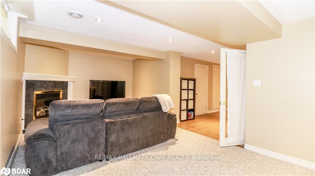 Photo 33 of 33 Pinecliff Crescent, Barrie, Ardagh — HOMEH