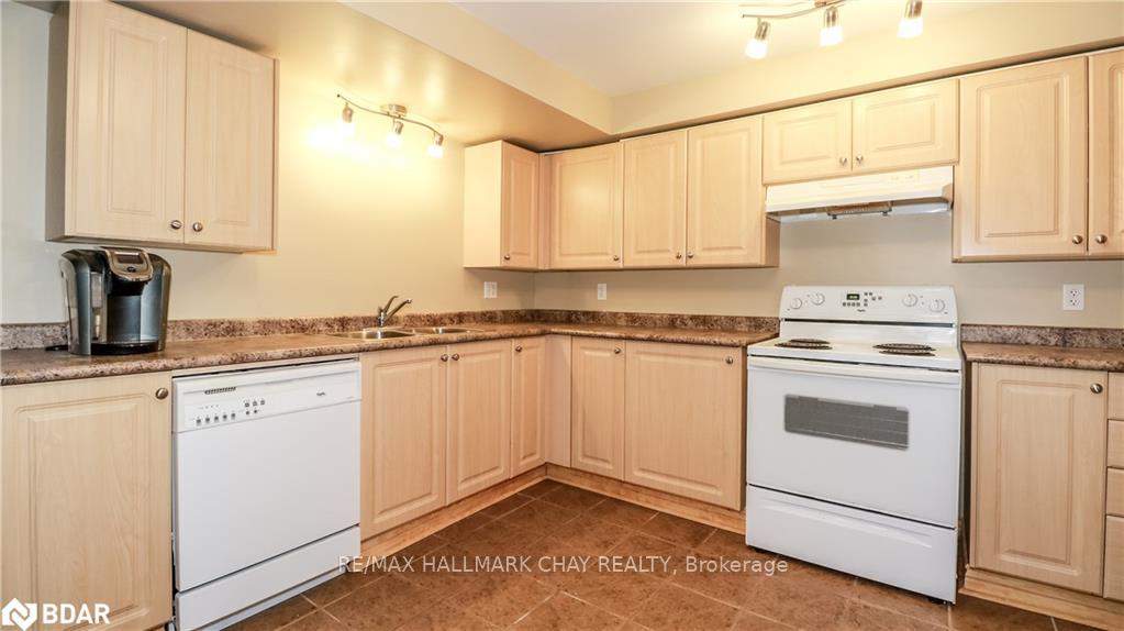 Photo 36 of 33 Pinecliff Crescent, Barrie, Ardagh — HOMEH