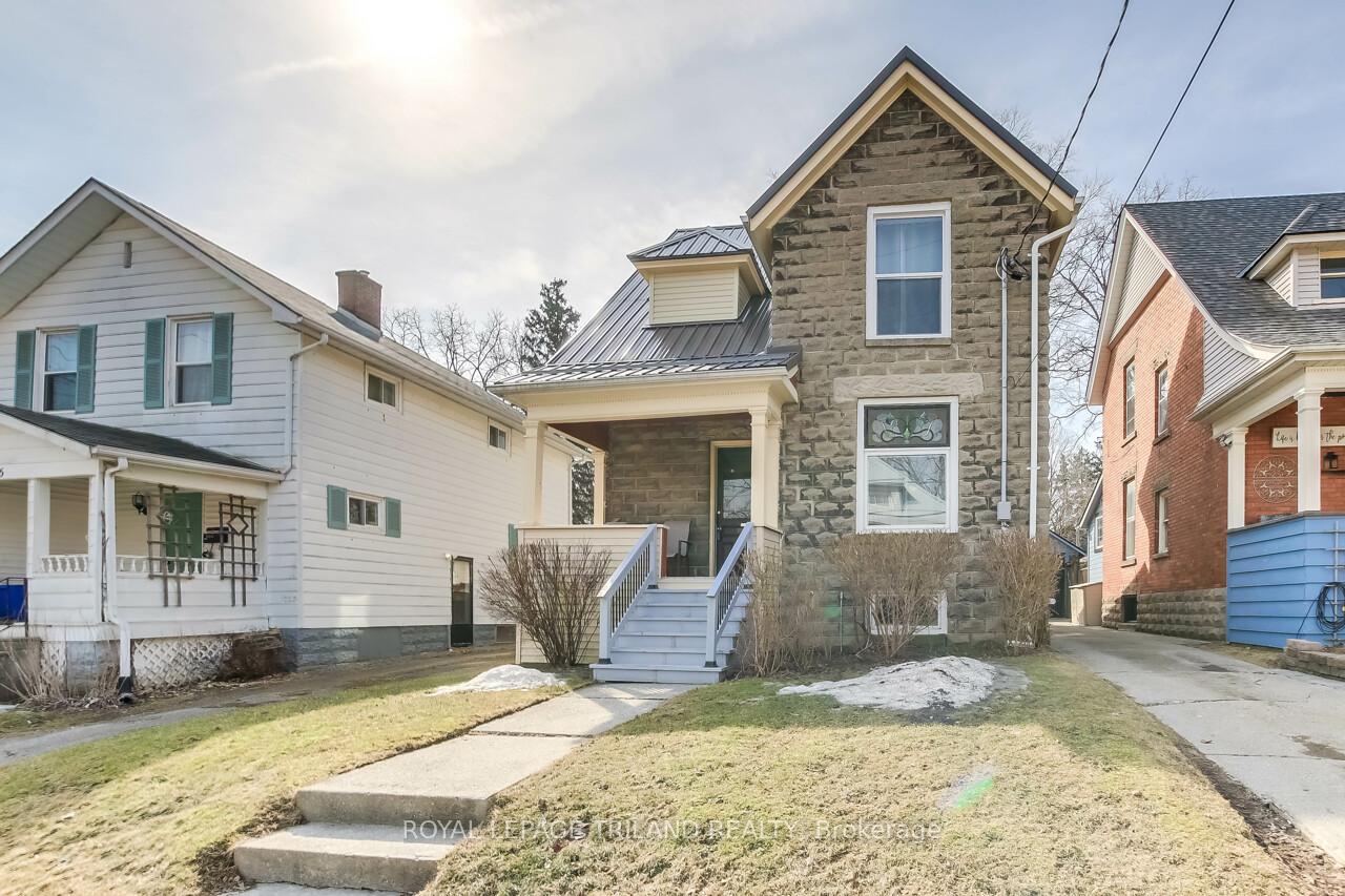 Photo 4 of 24 Gladstone Avenue, St. Thomas — HOMEH