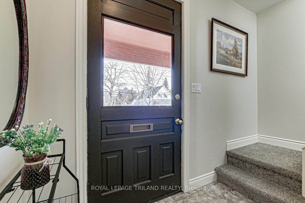 Photo 6 of 24 Gladstone Avenue, St. Thomas — HOMEH