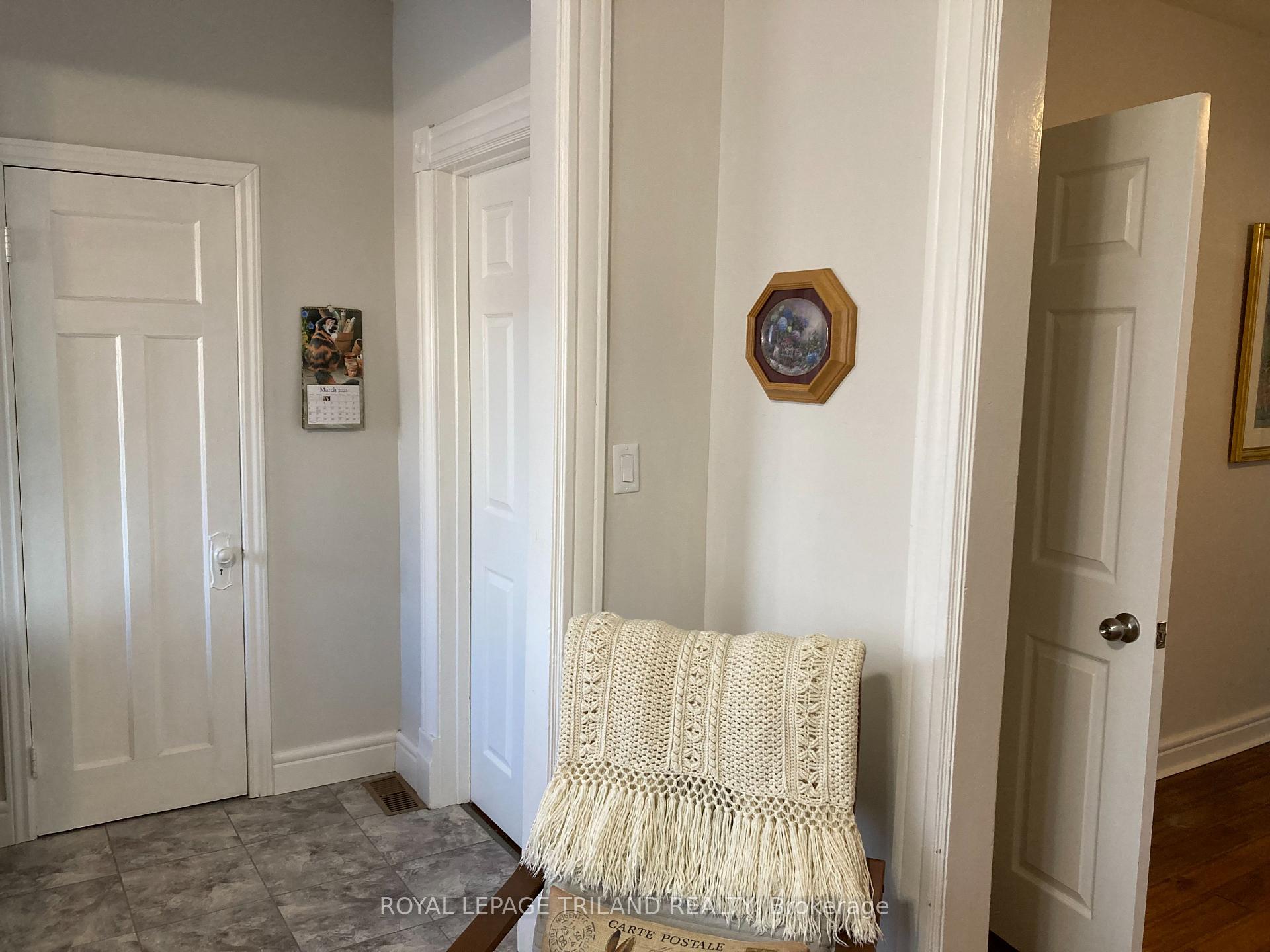 Photo 10 of 24 Gladstone Avenue, St. Thomas — HOMEH