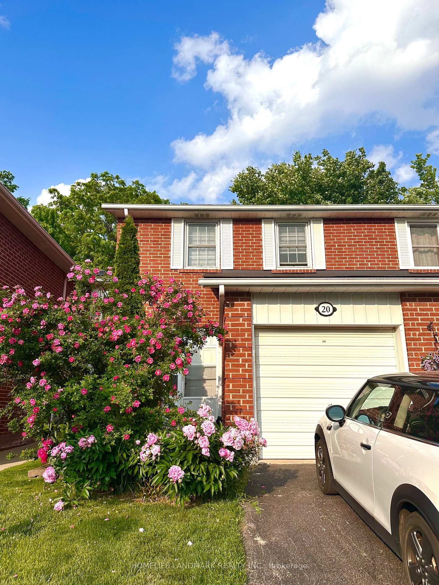 Front of 20 Porterfield Crescent