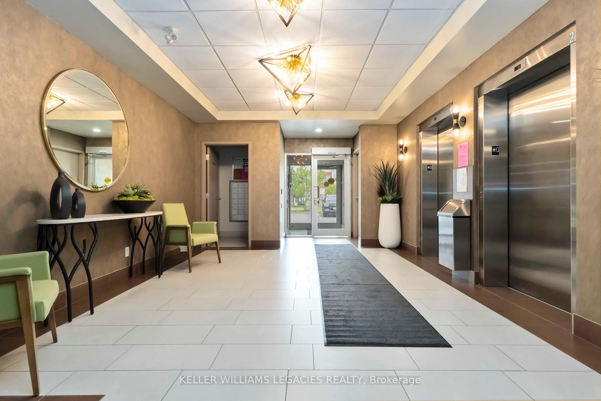 Photo 2 of Unit 111, 9431 Jane Street, Vaughan, Maple — HOMEH