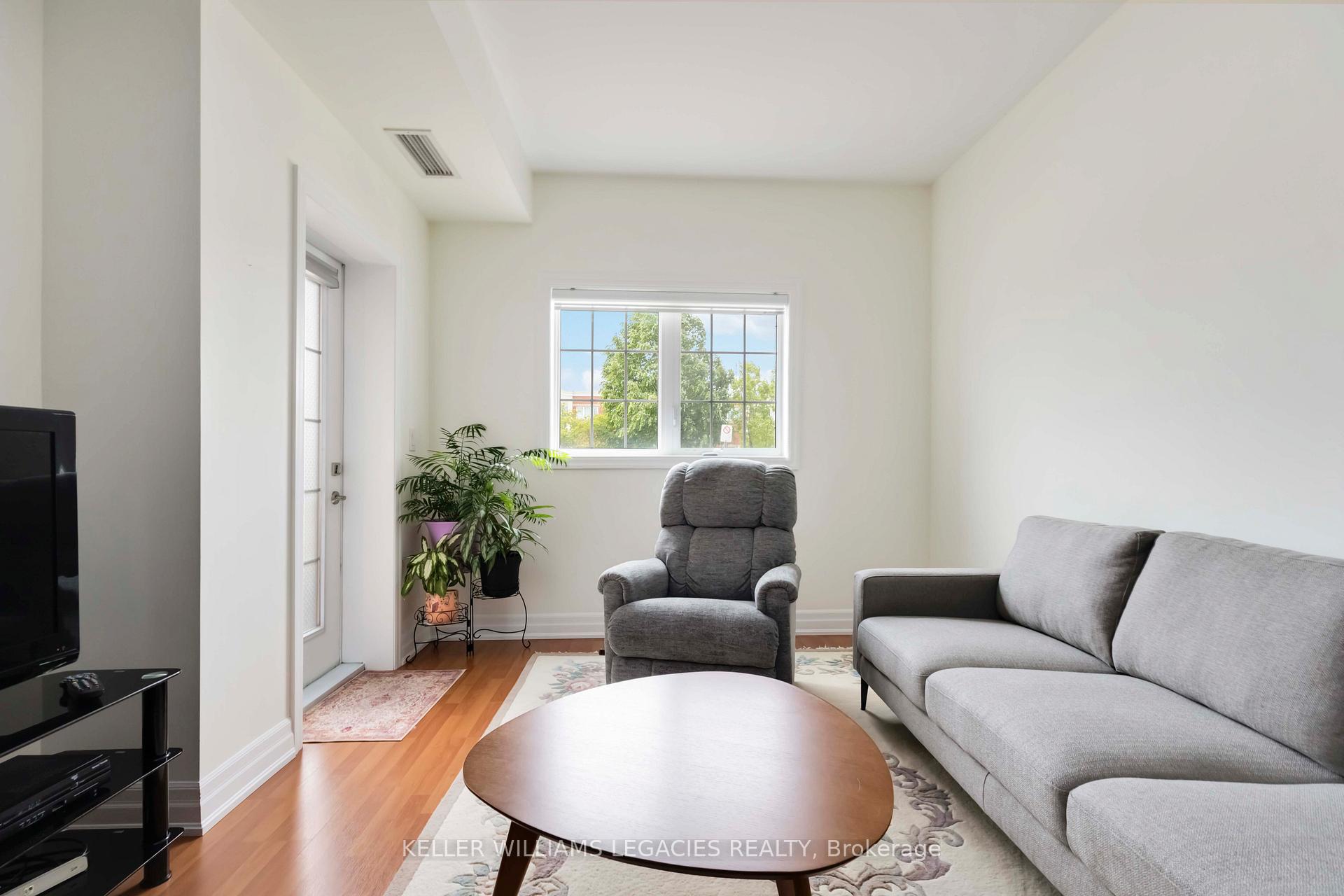 Photo 12 of Unit 111, 9431 Jane Street, Vaughan, Maple — HOMEH