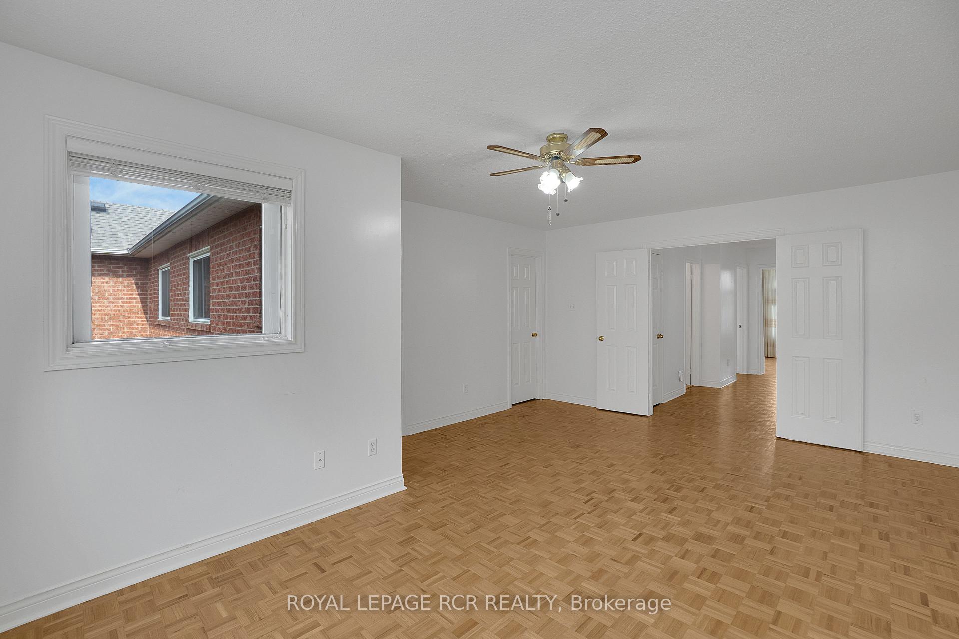 Photo 8 of 32 Waterbury Street, Caledon, Bolton East — HOMEH