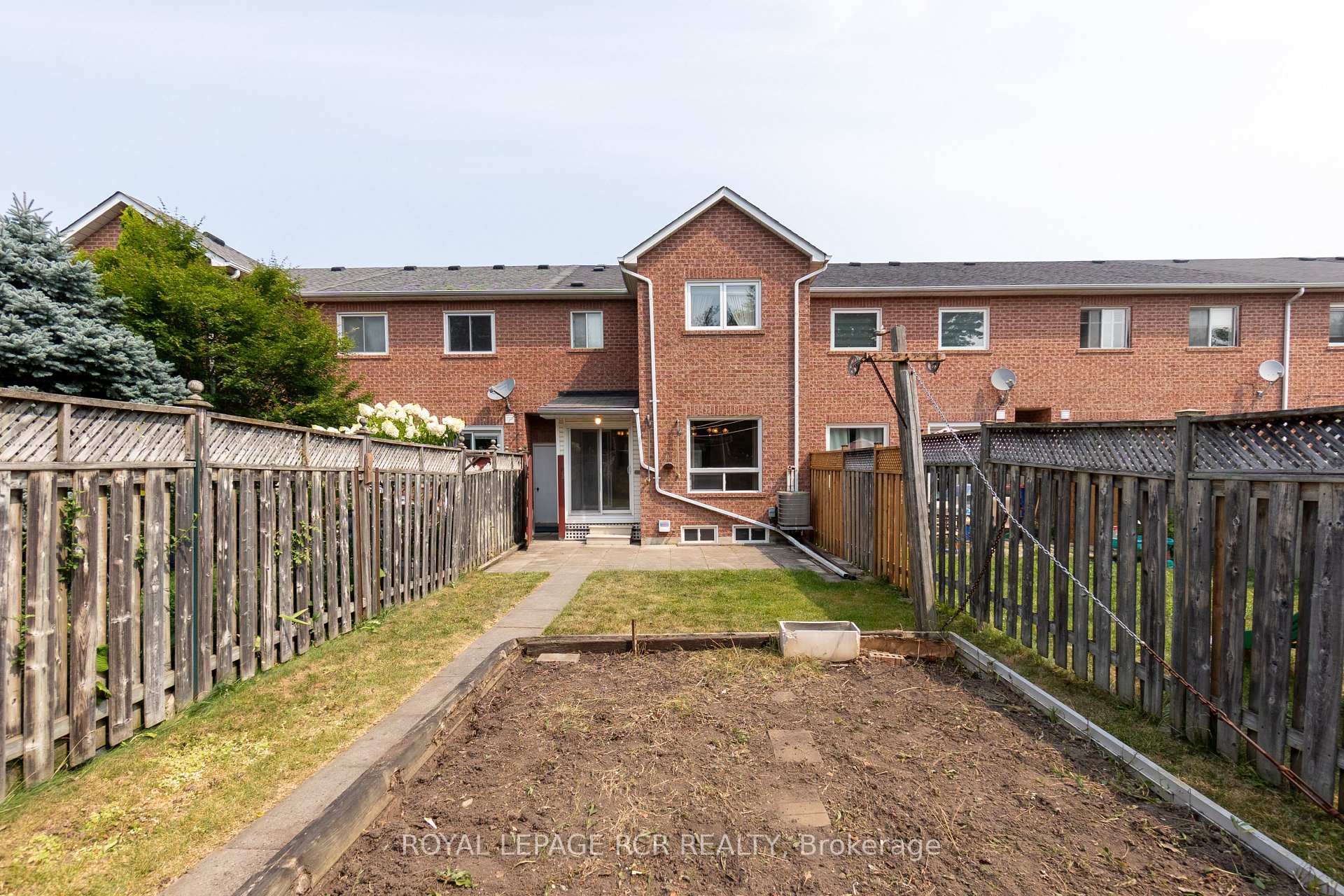 Photo 7 of 32 Waterbury Street, Caledon, Bolton East — HOMEH