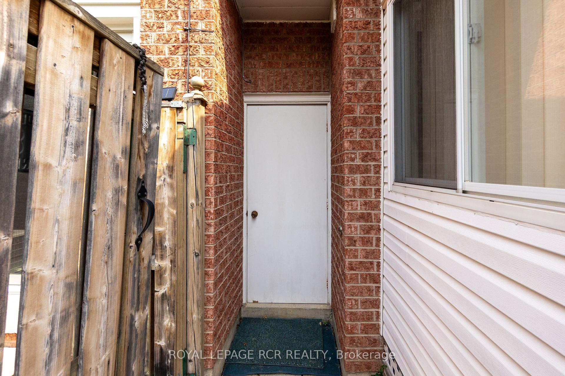 Photo 21 of 32 Waterbury Street, Caledon, Bolton East — HOMEH