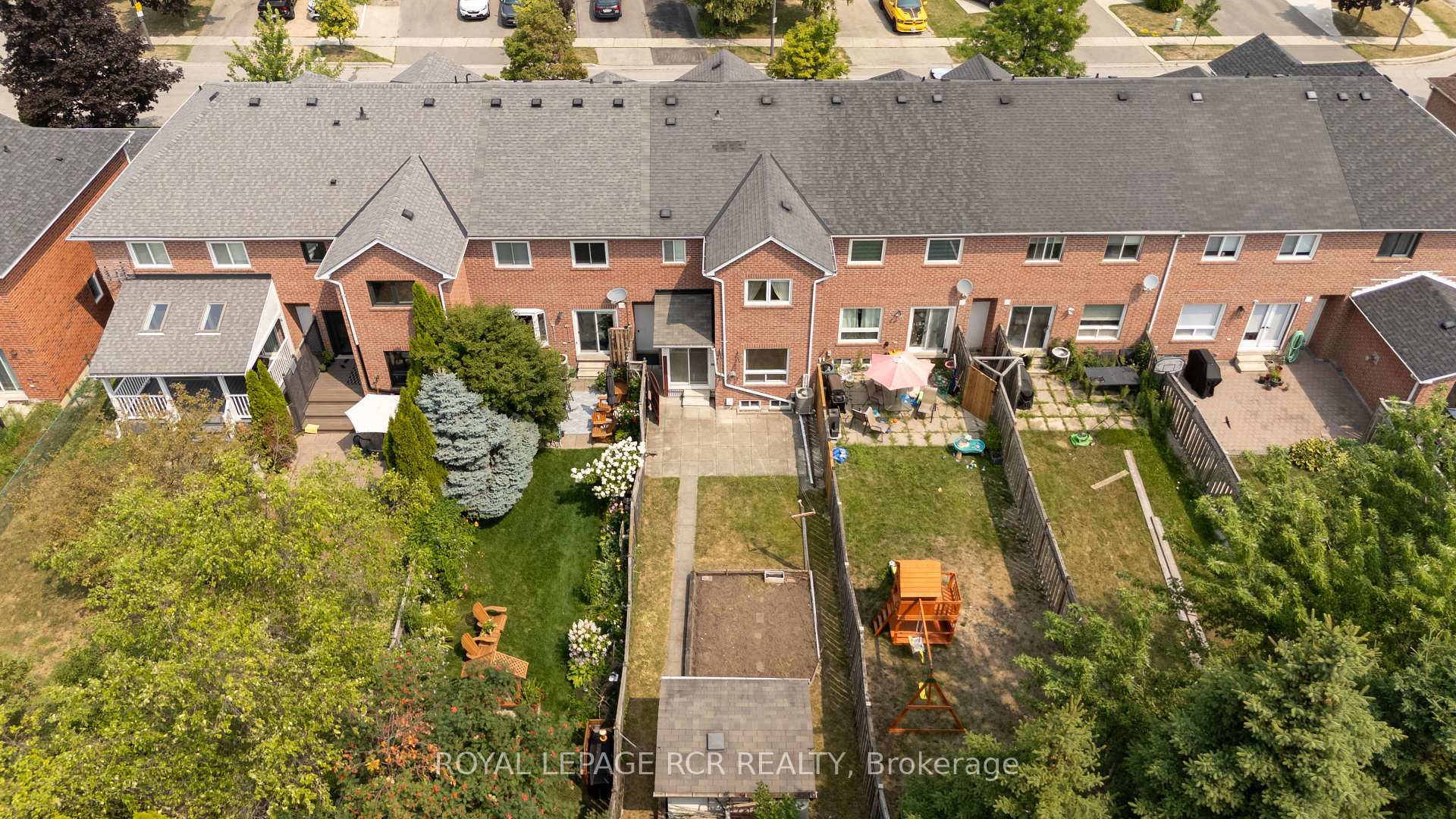 Photo 11 of 32 Waterbury Street, Caledon, Bolton East — HOMEH