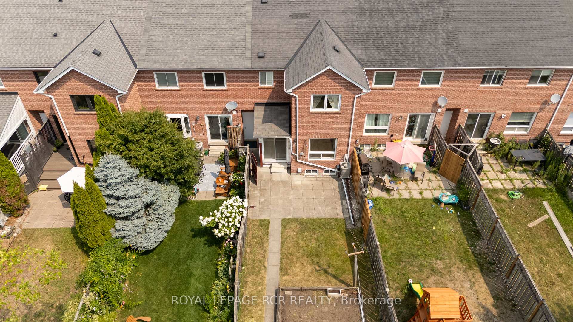 Photo 9 of 32 Waterbury Street, Caledon, Bolton East — HOMEH