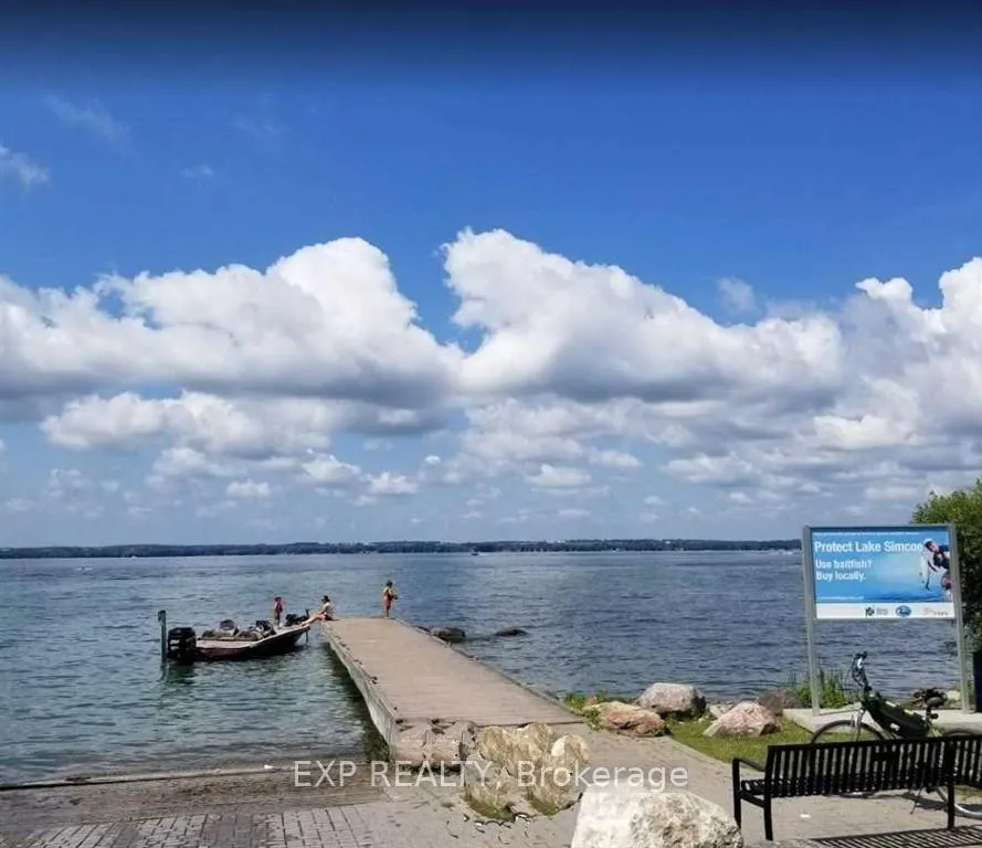 Photo 5 of 51 Lake Drive, Georgina, Historic Lakeshore Communities — HOMEH