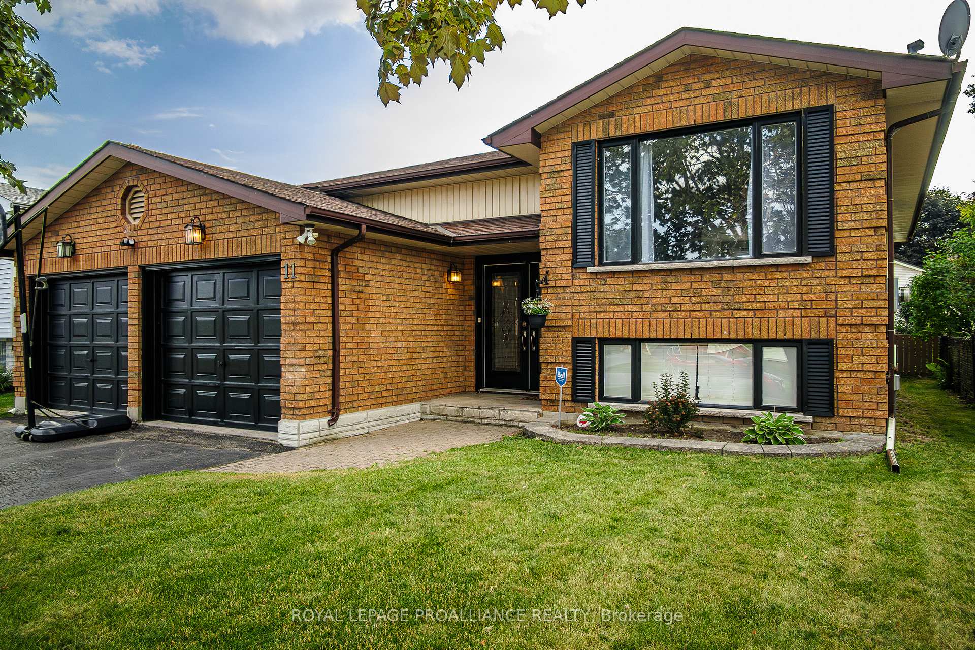 Front of 11 Springbrook Crescent