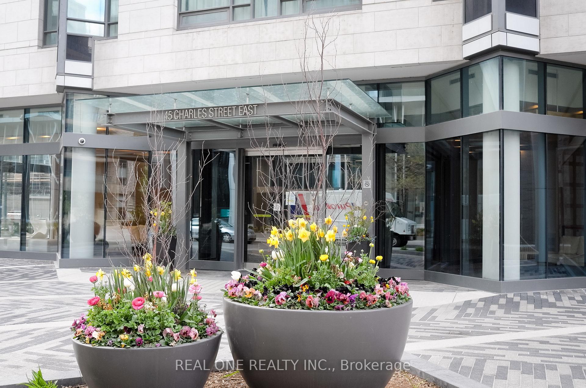Photo 4 of Unit 2210, 45 Charles Street E, Toronto, Church-Yonge Corridor — HOMEH